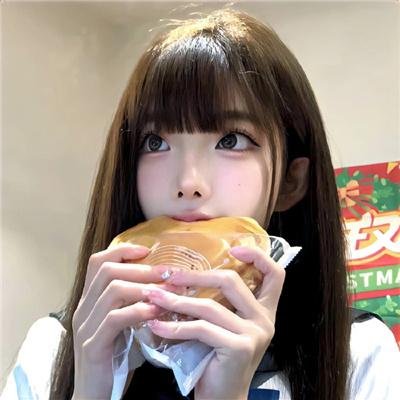 挥著翅膀的女孩